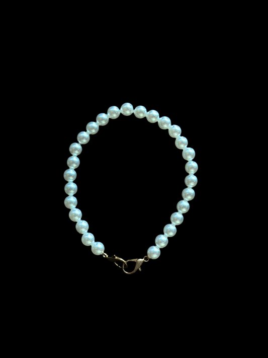 Elegant Pearl Chain Attachment – The Perfect Accessory for Your Camera, Keychain & Phone Case